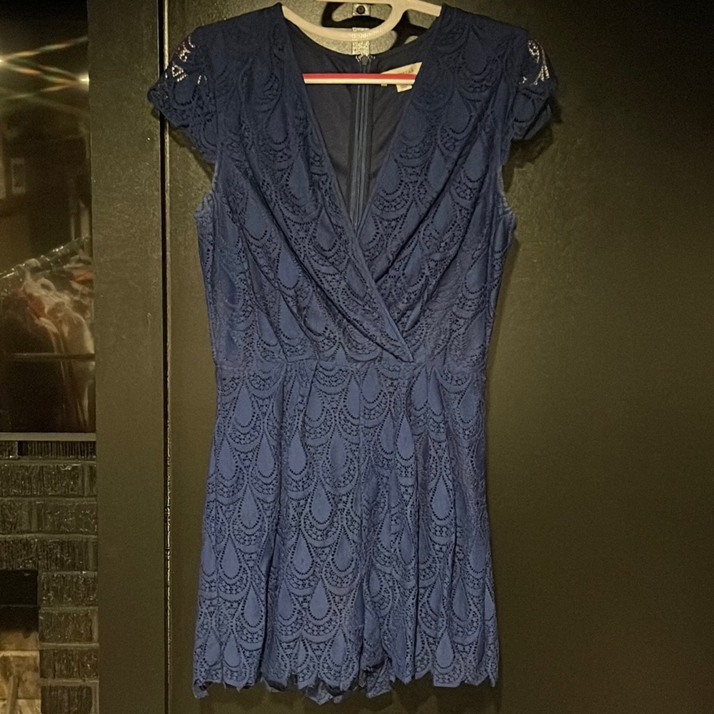 Francesca’s Lace Romper, size Medium